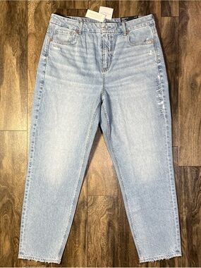 American Eagle Strigid Curvy Mom Jeans Women’s 14 Faded Ways Blue NWT Stretch